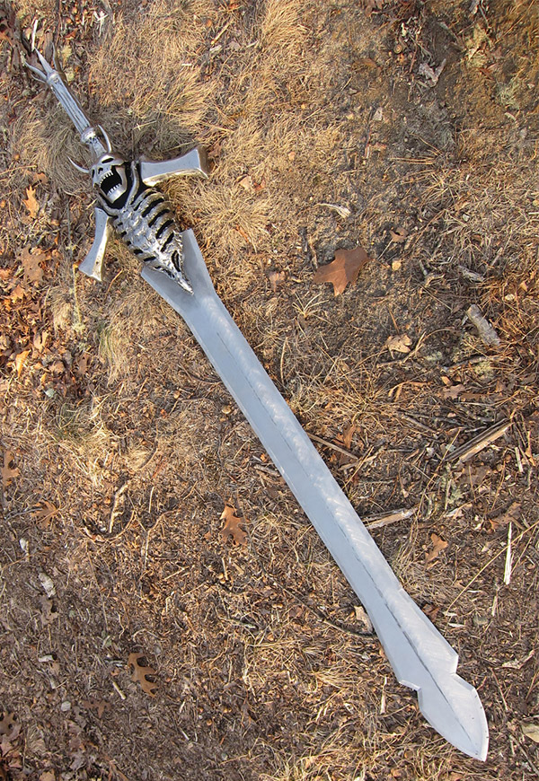 デビルメイクライ」の大剣“リベリオン”レプリカがEtsyにて販売開始