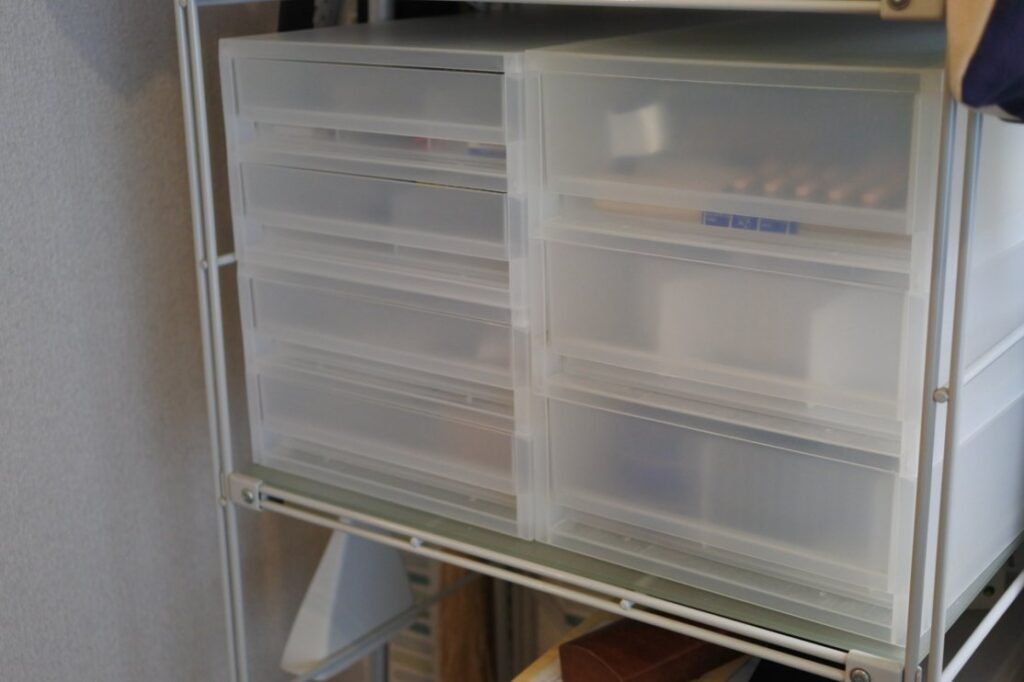 無印良品のユニットシェルフに文房具を収納するベストな方法は