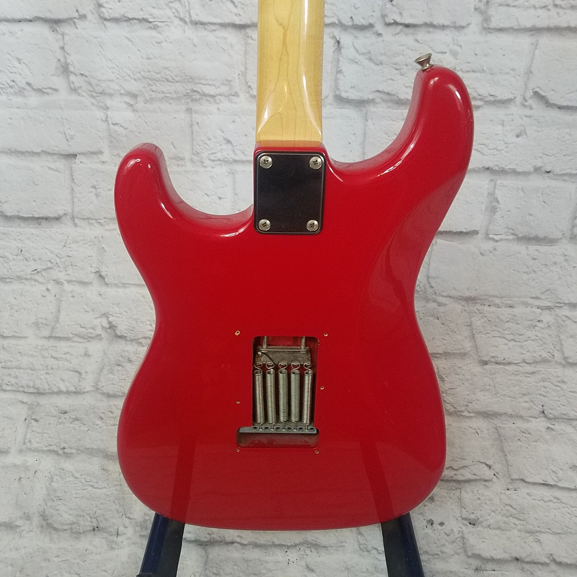 Fender Late 80's Red Stratocaster-Made in Japan - Evolution Music