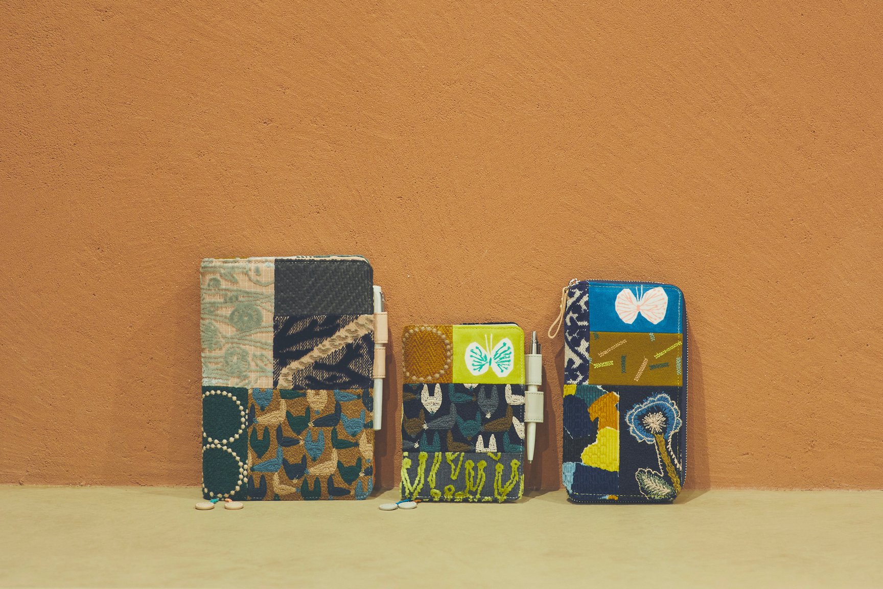 ほぼ日手帳2022年版はユキ フジサワと初コラボ、人気の「ミナ