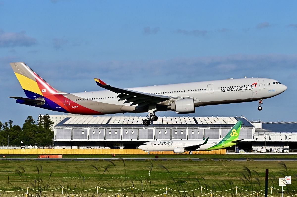 アシアナ航空“あのロゴ”が消えた！？ 大韓航空傘下入りで機体塗装に