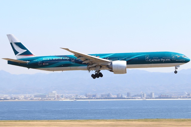 Asia's World City」特別塗装機 キャセイパシフィック航空 (777-300