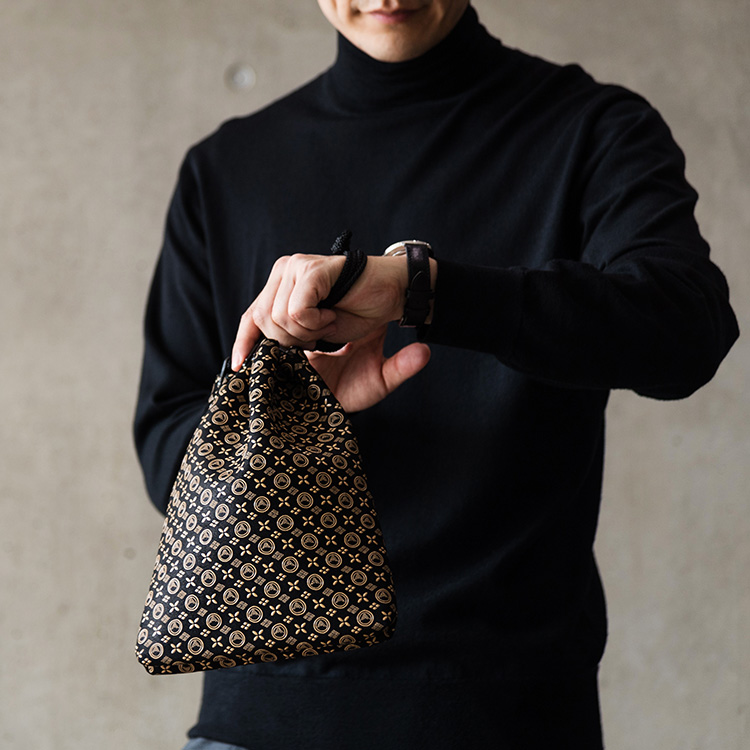 印傳の山本】合切袋 ”黒” 大 | 藤巻百貨店