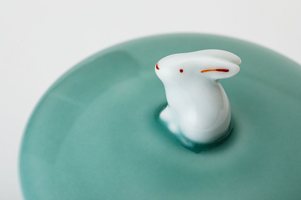 笹青磁兎(うさぎ) 小湯呑 | 有田焼 深川製磁｜公式オンラインストア