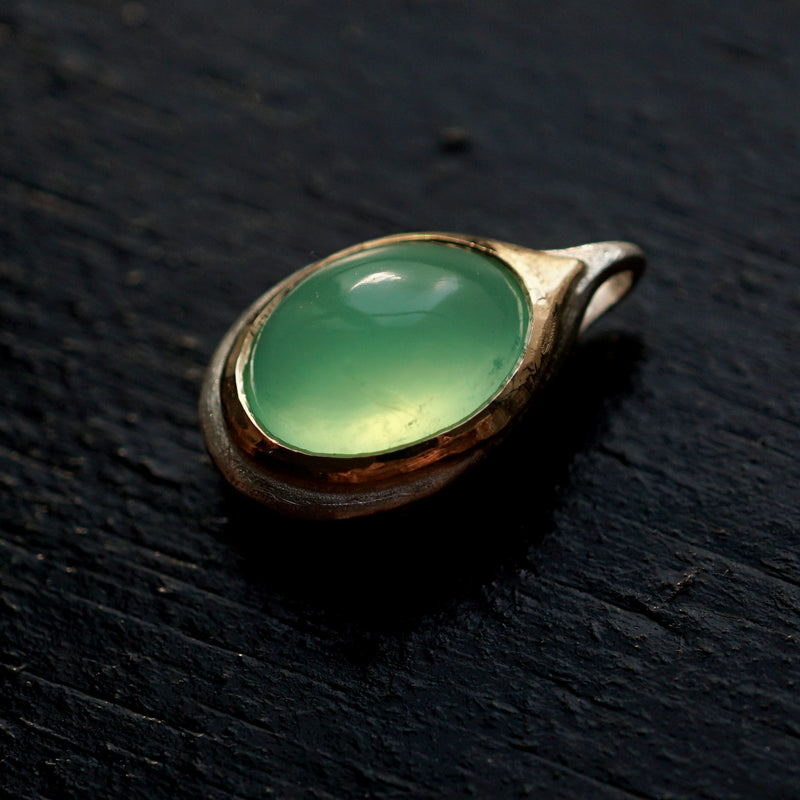 Maison de l'abeille / Stone ペンダントトップ グリーンオパール
