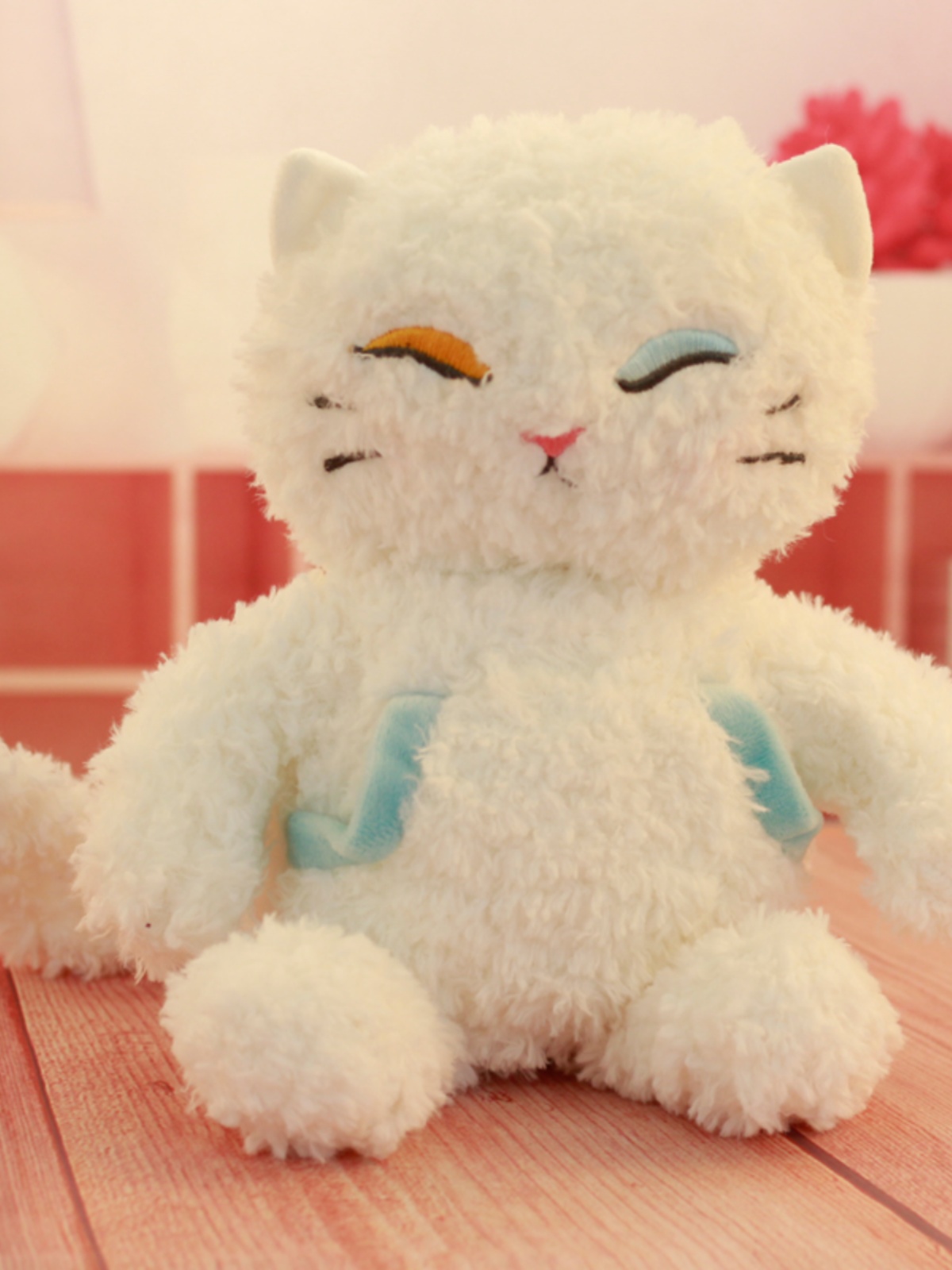 猫ぬいぐるみ 白色 ふわもこ オッドアイの仔猫 白|猫ぬいぐるみ専門