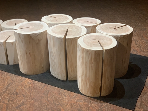 森の丸太スツール ＜杉／全面サンディング仕上げ＞／オットマン