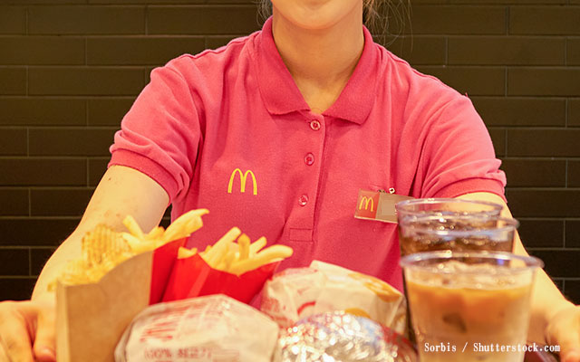 JK「あの人、毎週いるよね？」 マックでのバイト中、初老男性の会話が