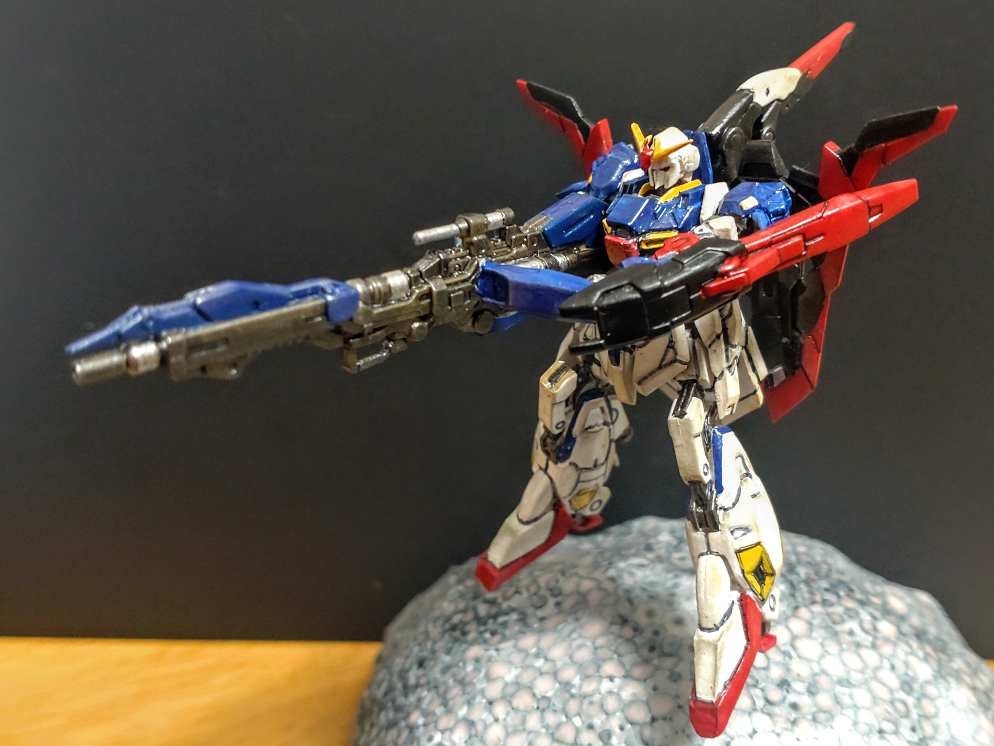 ジオラマ作成中】Zガンダム (アーティファクト)｜雷鳥写真家・高橋