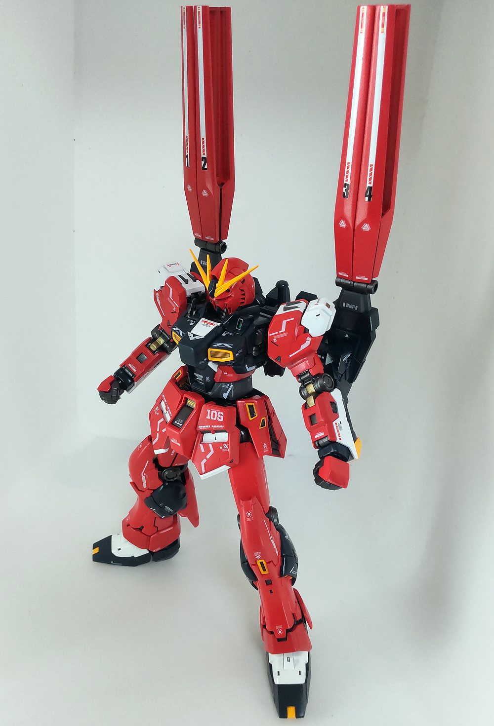 RG νガンダム 「赤いνGUNDAM」｜nisetora2001さんのガンプラ作品