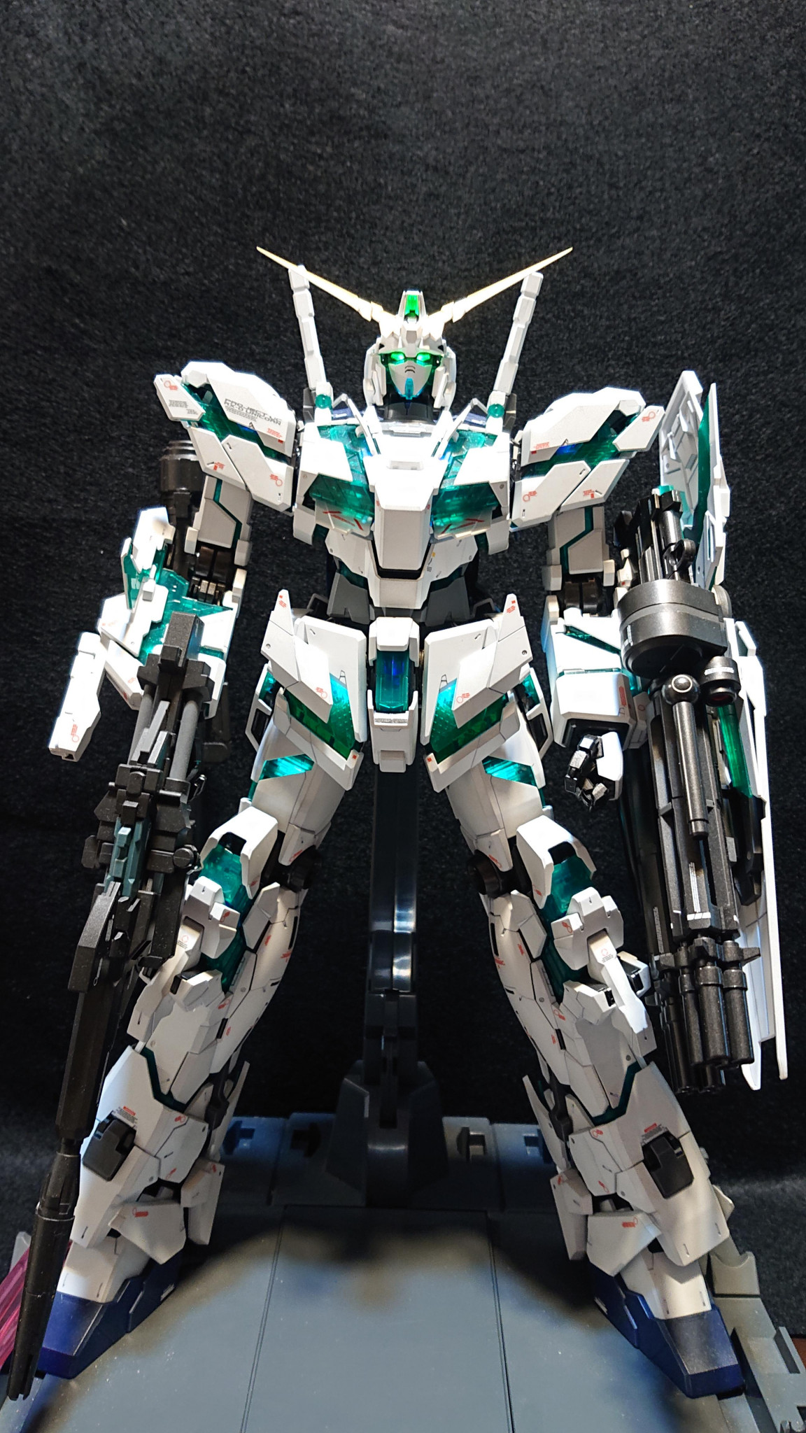 PG 1/60 ユニコーンガンダム(最終決戦仕様)(LED追加、部分塗装