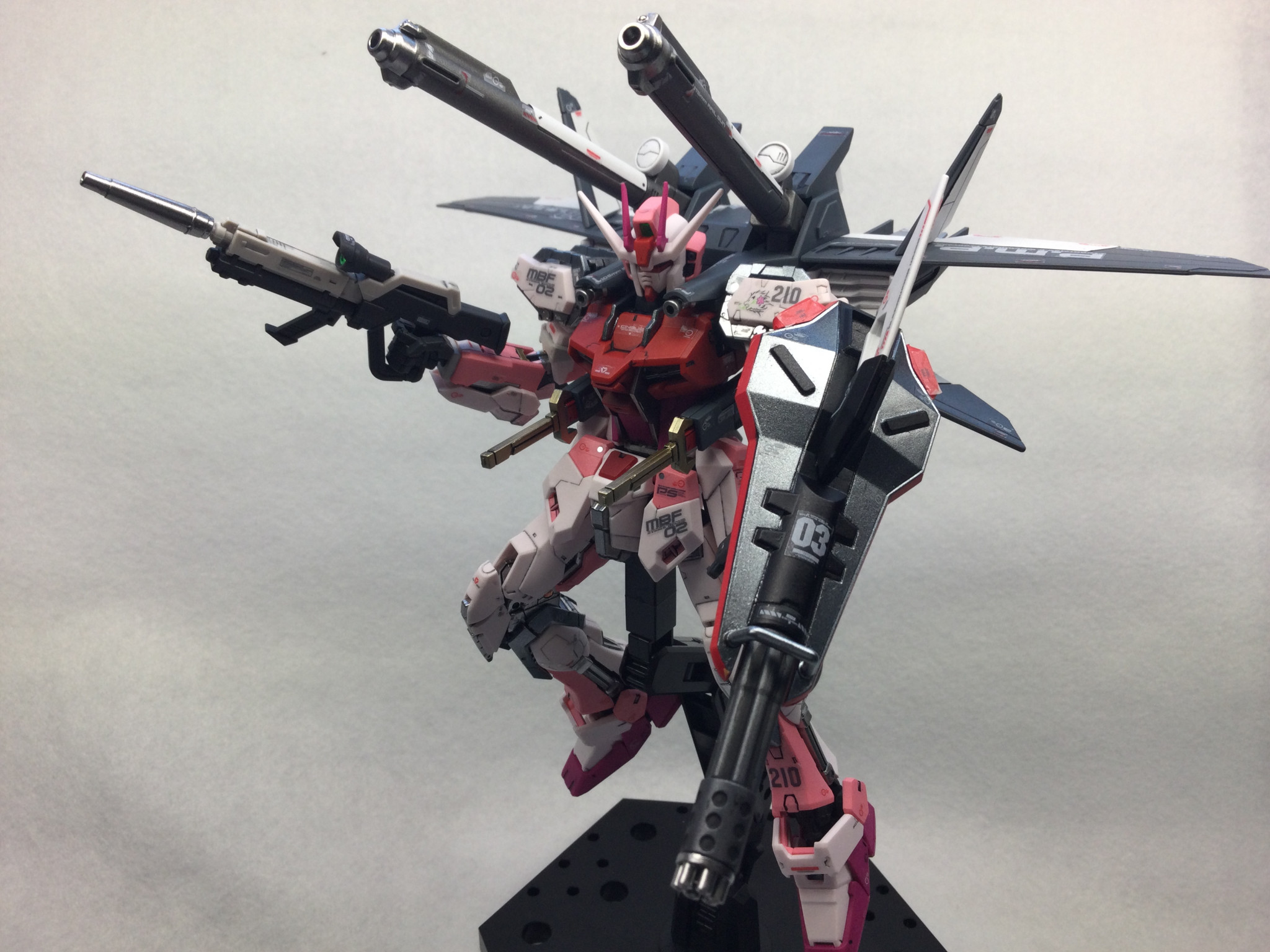 積みプラ消化中‼︎ RGストライクルージュIWSP｜Tjger@3_Season2さんの