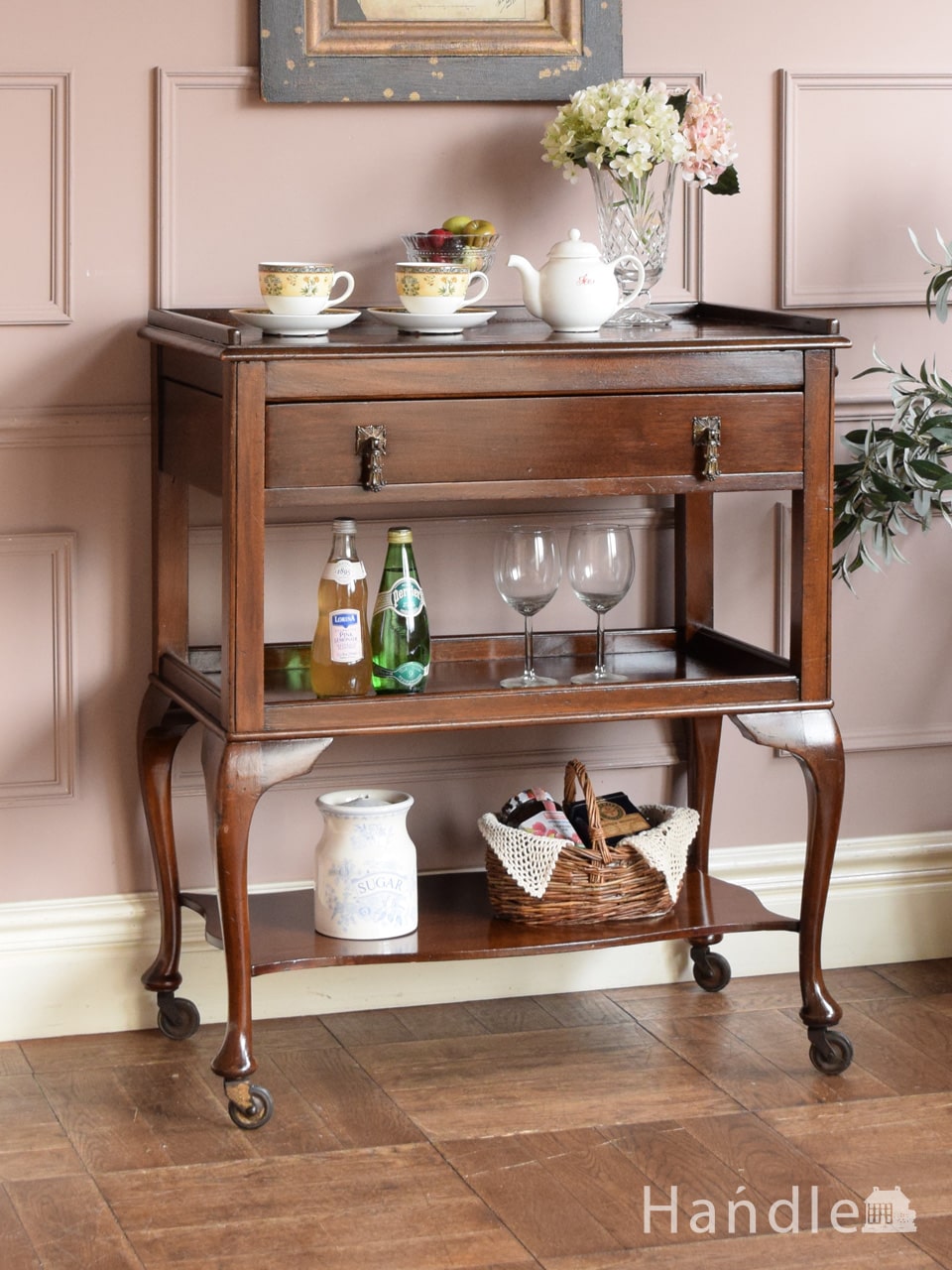 ガラスの天板が珍しいヴィンテージ家具、イギリスのアンティーク