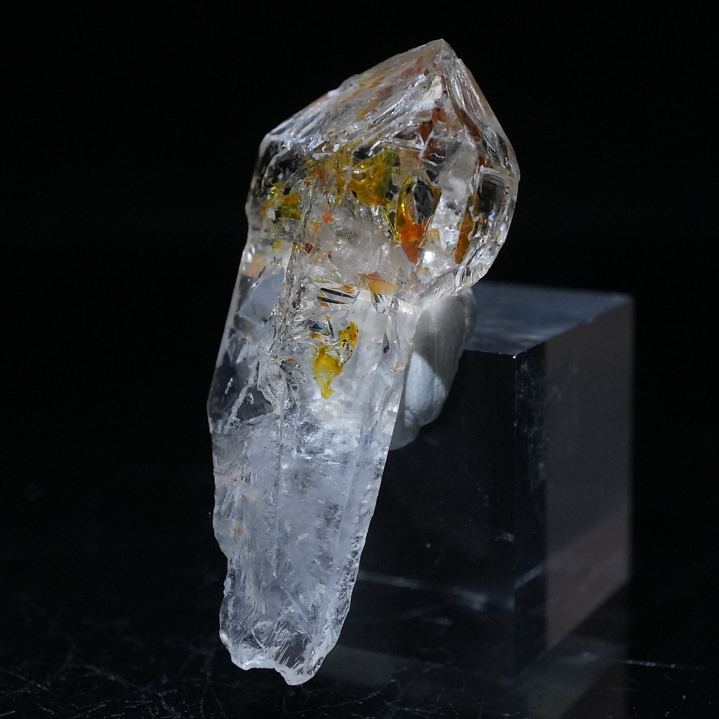 マダガスカル産 蛍光オイル入り水晶 – 天然石ハッピーギフト