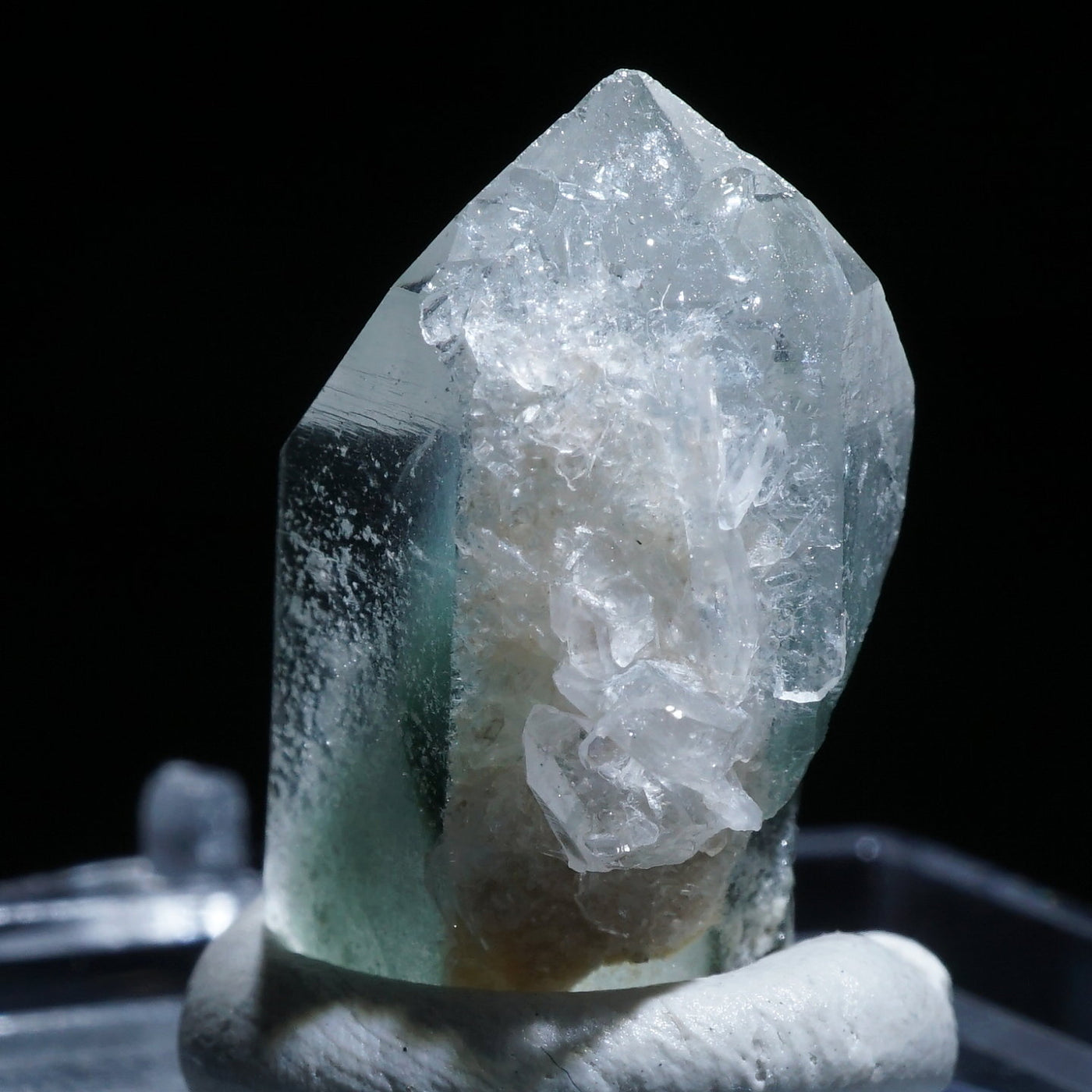 コロンビア産 クローライトinクオーツ – 天然石ハッピーギフト