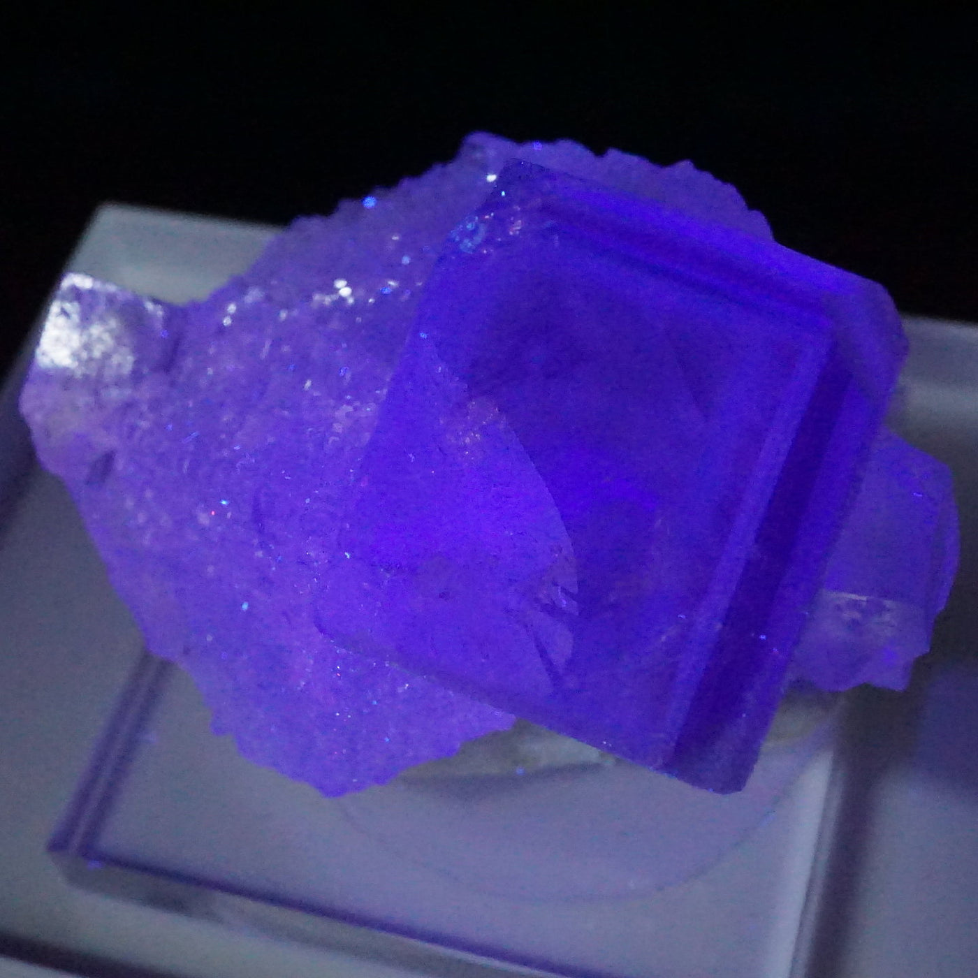 中国 浙江省産 フローライトonフローライト – 天然石ハッピーギフト