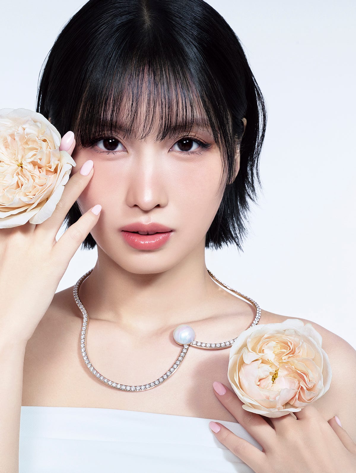 TWICE MOMOがTASAKIの“チャンツ”とともに奏でる、フローラルなリズム