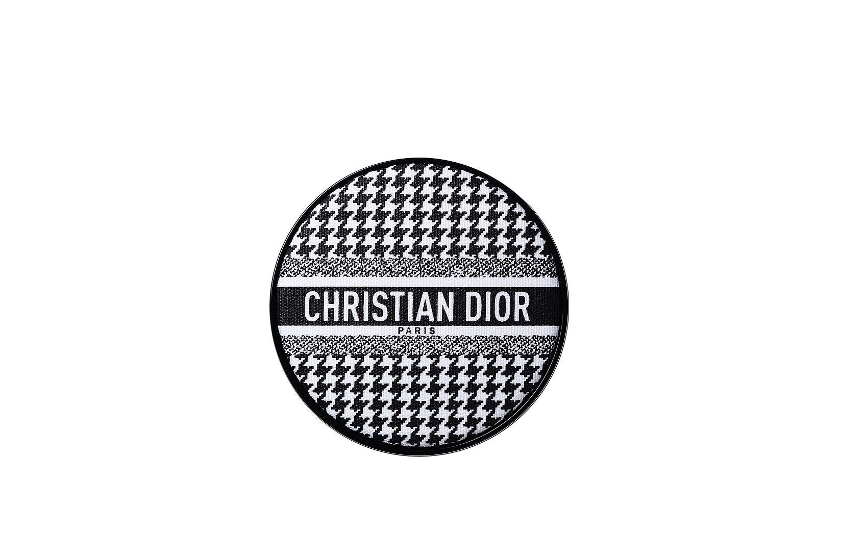 1月1日より限定発売！ ディオールの人気ファンデとリップが千鳥格子に