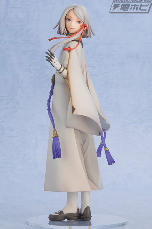 どこか余裕を感じさせるような表情がステキ！『ラストエグザイル-銀翼