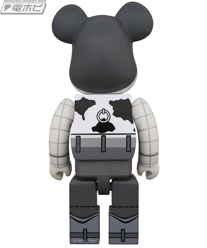 トイ・ストーリー』のウッディとバズ・ライトイヤーが1000％サイズの