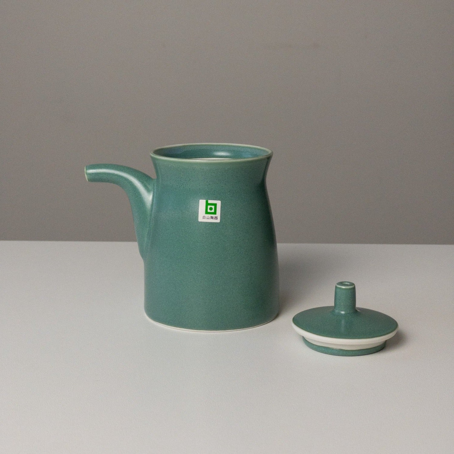 G-Type Soy Sauce Pot - Black by Hakusan Porcelain