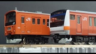 鉄道模型】TOMIX E233系中央線130周年ラッピング - YouTube