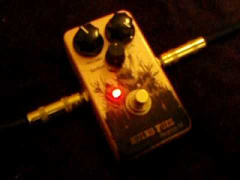 phantom fx RUINS FUZZ - YouTube