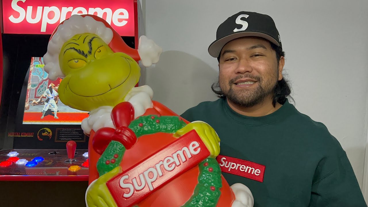Supreme FW24 Week 15 Unboxing!! 3 Foot Grinch 🎄 - YouTube