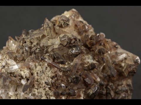 長野県茂来山産水晶クラスター 165g / Japanese Quartz - YouTube