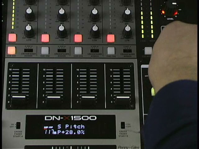 Demonstrating The Sampler Effect On The Denon DN X1500 - YouTube