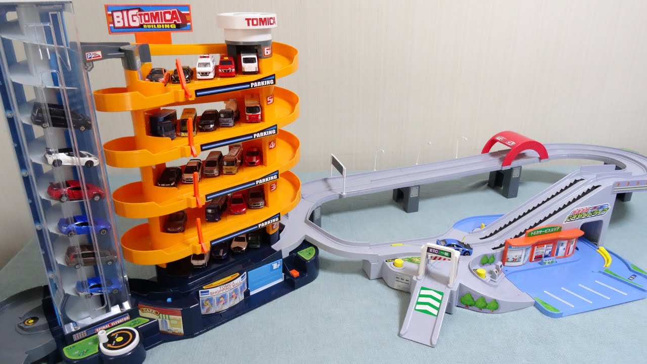 トミカ BIGトミカビル＆高速道路にぎやかドライブを連結! Tomica - YouTube