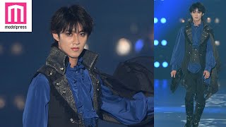 M!LK曽野舜太、囲み目メイクで印象ガラリ マントなびかせランウェイ