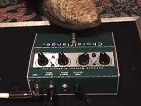 Fulltone Choral Flange guitar pedal demo - YouTube