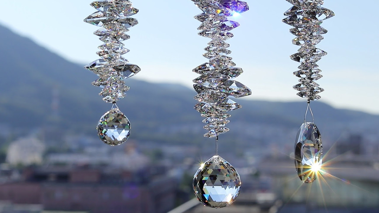 太陽の光を浴びたサンキャッチャー/スワロフスキー社製クリスタル