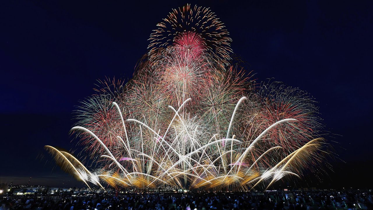 鹿児島】【4K】桜島と芸術花火2025 中央より撮影 - YouTube