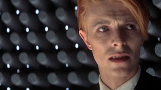 デヴィッド・ボウイ初主演映画『地球に落ちて来た男』予告編 - YouTube