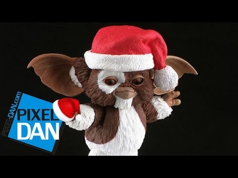 NECA Gremlins TRU Exclusive Santa Gizmo Figure Video Review - YouTube