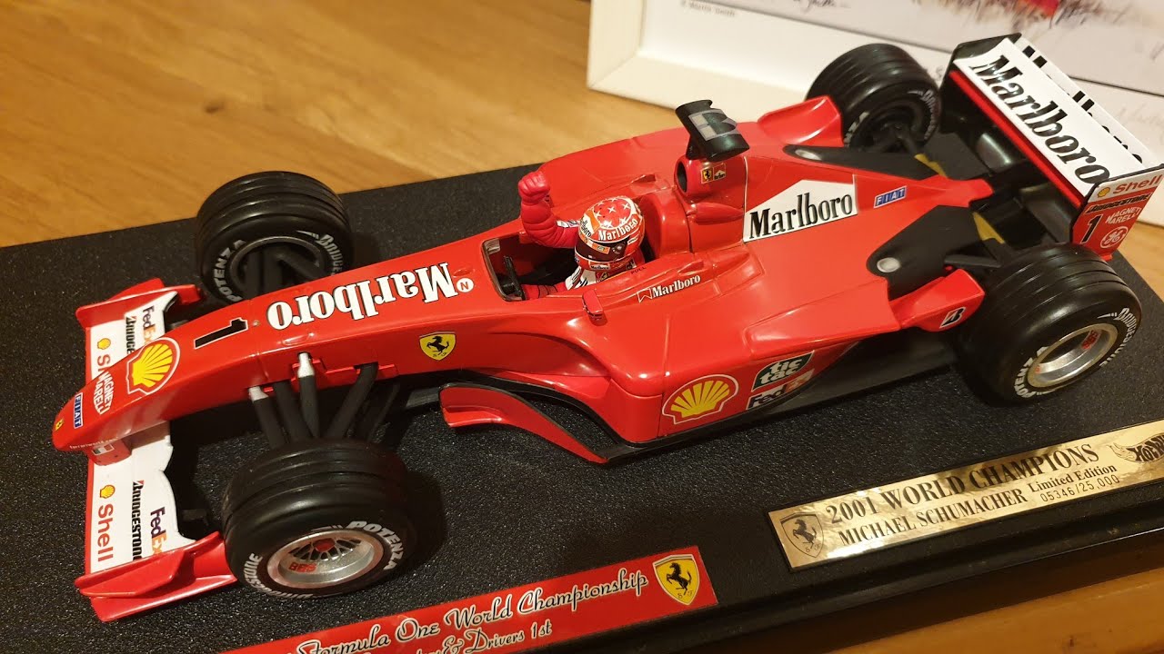 1/18 Michael Schumacher 2001 'Marlboro' Ferrari F2001 Hotwheels