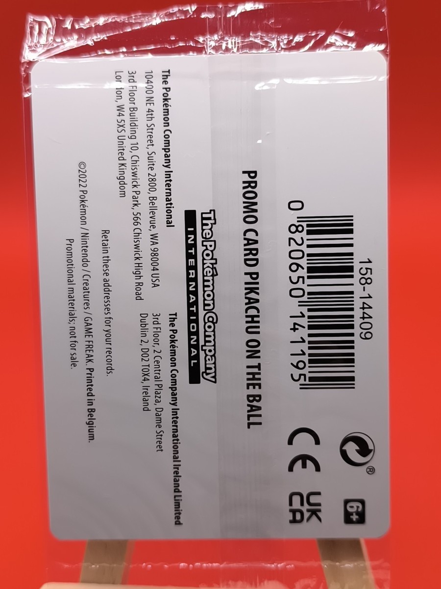 Pikachu On The Ball 001/005 Special Futsal Promo Pokemon Card New