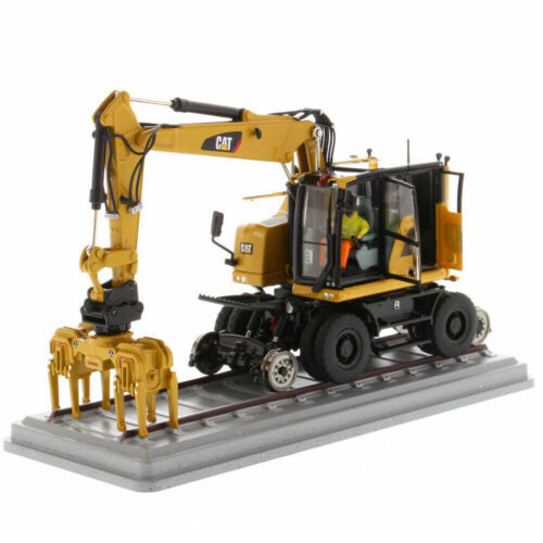Sumitomo SH250-7MH 1/50 Scale Material Handling Excavator Model