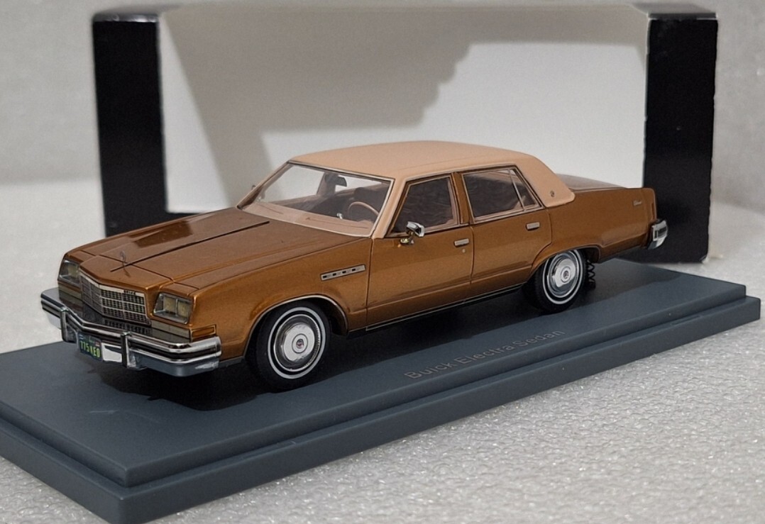 WOW Buick Electra Sedan Version 1 1977 Brown Met 1:43 Neo 44775
