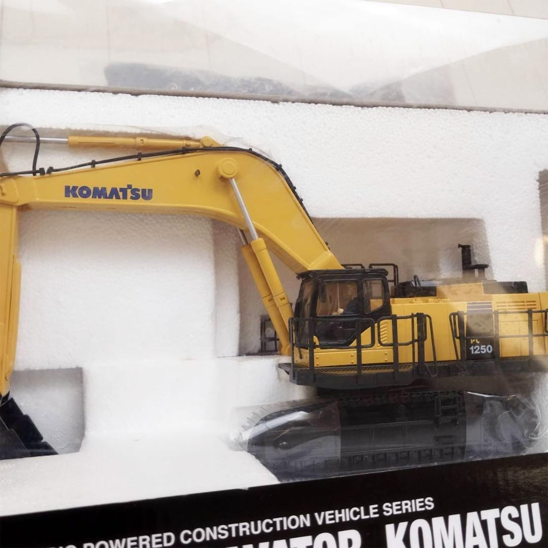 Kyosho Hydraulic Excavator KOMATSU PC1250-8 1/50 Scale