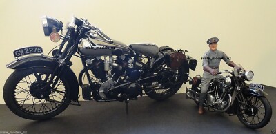 MINICHAMPS 1:12 BROUGH SUPERIOR SS 100 WITH LAWRENCE FIGURE –NEW +