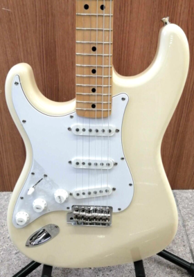 Fender Japan ST68 Stratocaster Left-Hand Guitar Vintage White Made