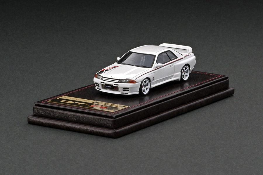 IG2688 1/64 Nissan Skyline GT-R Nismo (R32) Silver | LINE UP