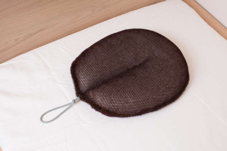 気持ちよすぎてペットも虜に？〝睡眠用たわし〟のすすめ | PECO（ペコ）