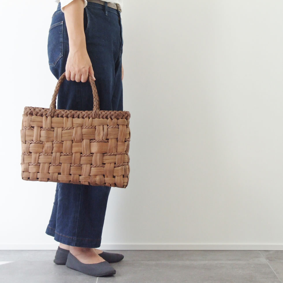 楽天市場】純国産 山形県 山葡萄かごバッグ 乱れ編み 三つ編みライン