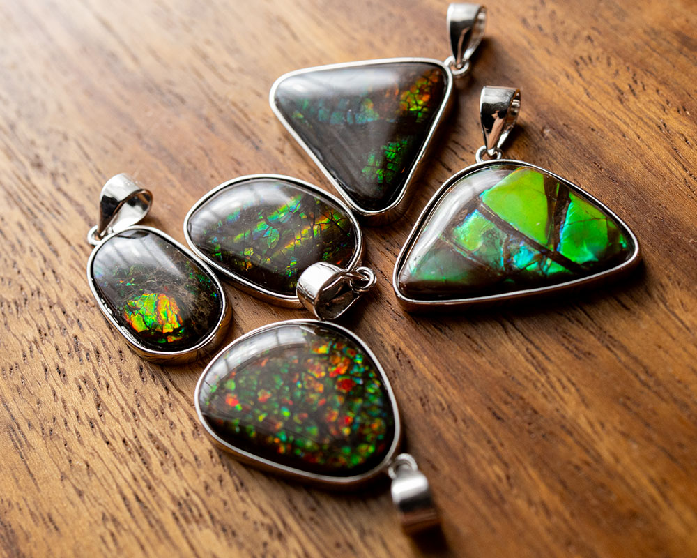 楽天市場】一点物 選べる アンモライト ペンダントトップ マルチカラー