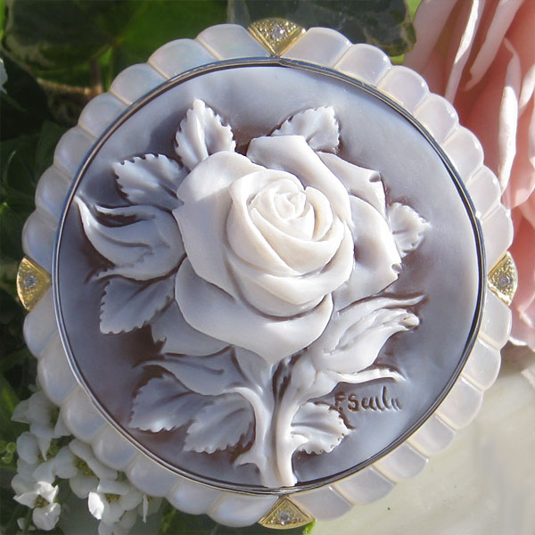 イタリアの作家の薔薇/お花のシェルカメオ カメオ専門店 千年