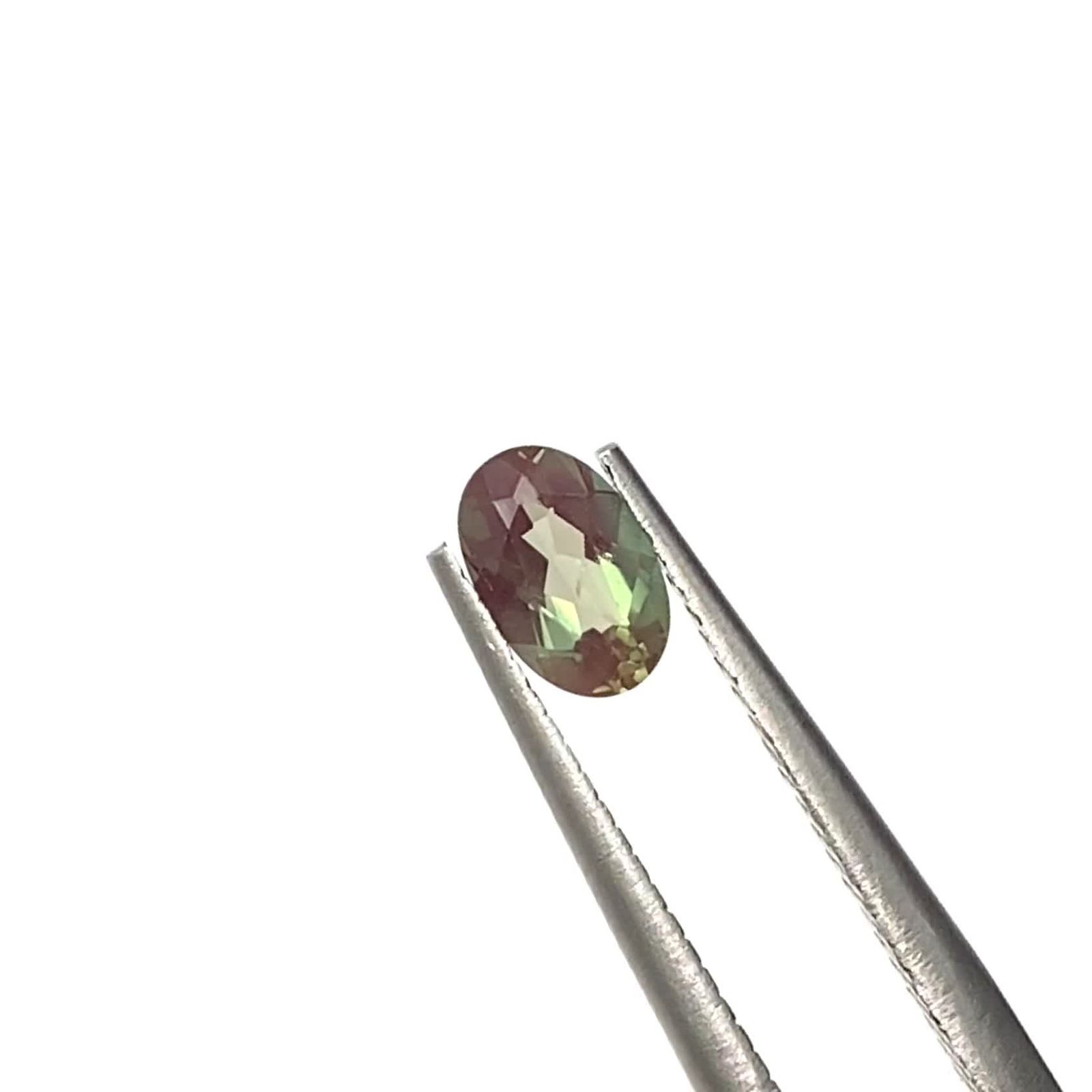 カラーチェンジアンデシン モンゴル産 0.40ct / 5.8x3.8mm前後